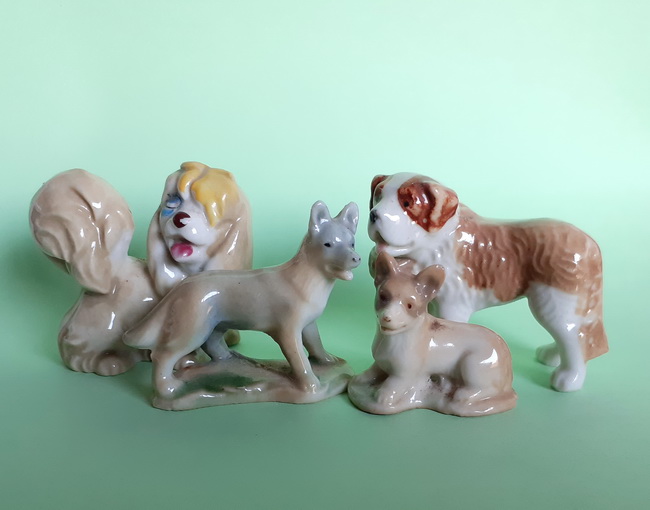 Porcelain & Ceramic - Wade Whimsies Pedigree dogs and 